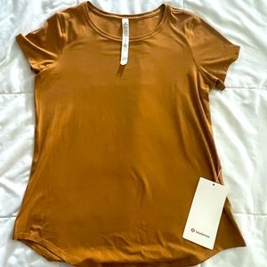 NWT Lululemon Love Tee ( original, BETTER style) size 4